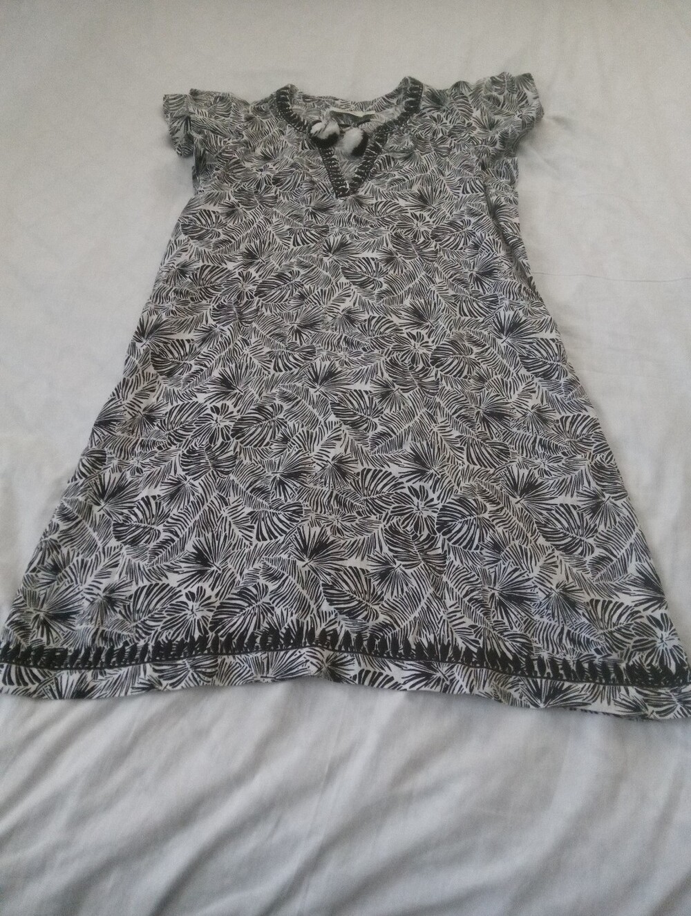 Vineyard Vines Black and White Leaf Print Linen Dress